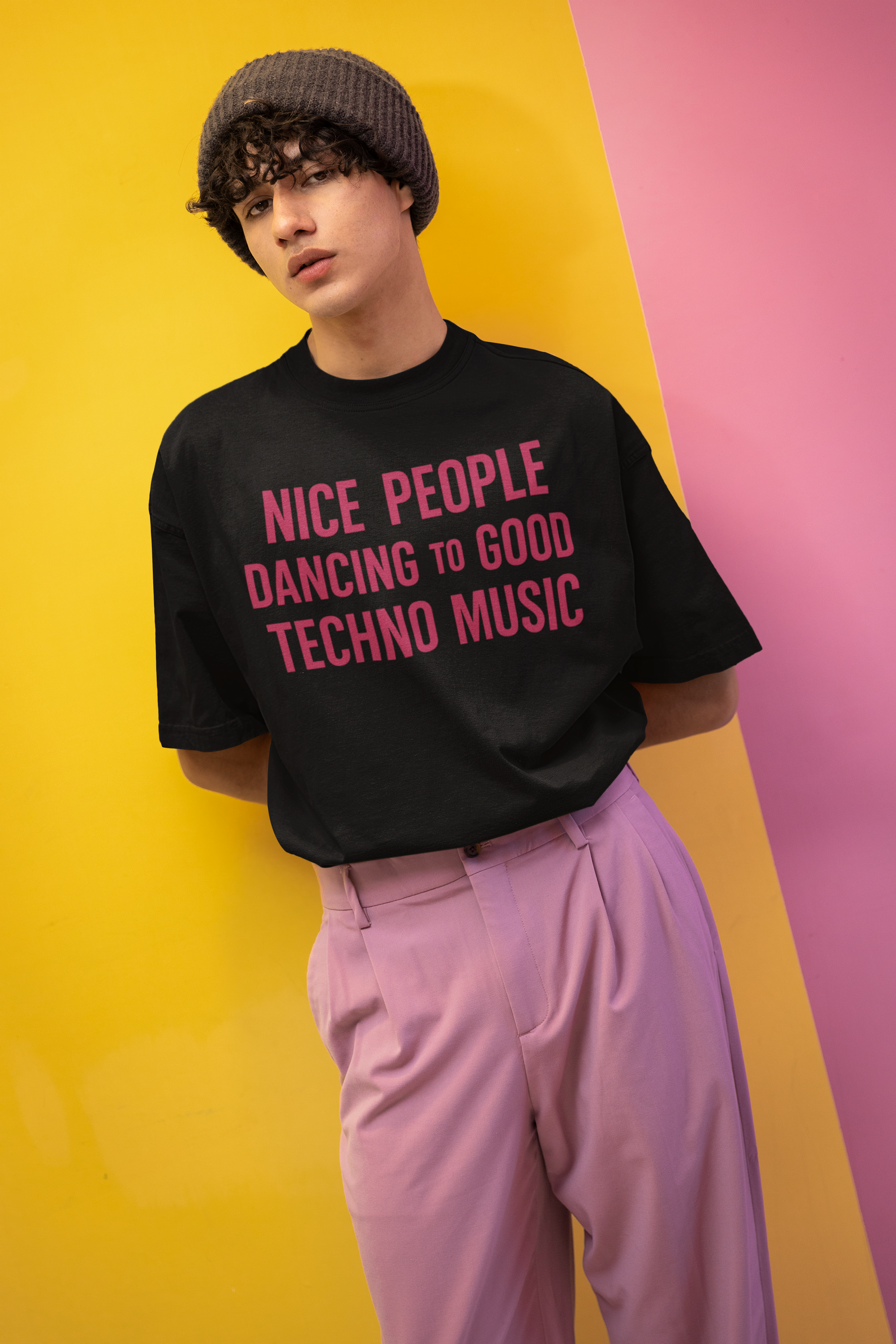 Nice People Dancing To Good Techno Music