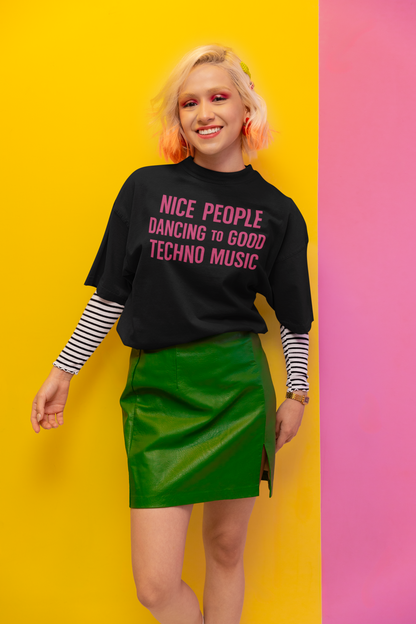 Nice People Dancing To Good Techno Music